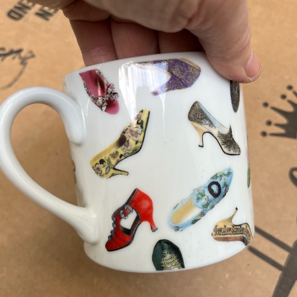 MUSEUM OF MODERN ART CERAMIC CUP, ANDY WARHOL SHOES , never used - Picture 1 of 5